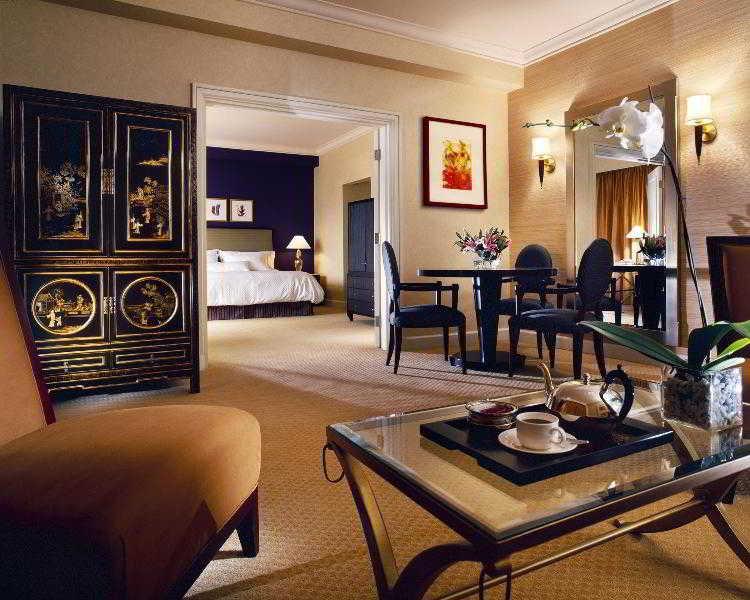 Grand Coloane Resort Macao Camera foto A suite at the Mandarin Oriental, Hong Kong