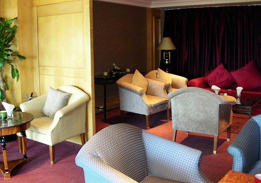 Grand Coloane Resort Macao Esterno foto The interior of a suite at the hotel