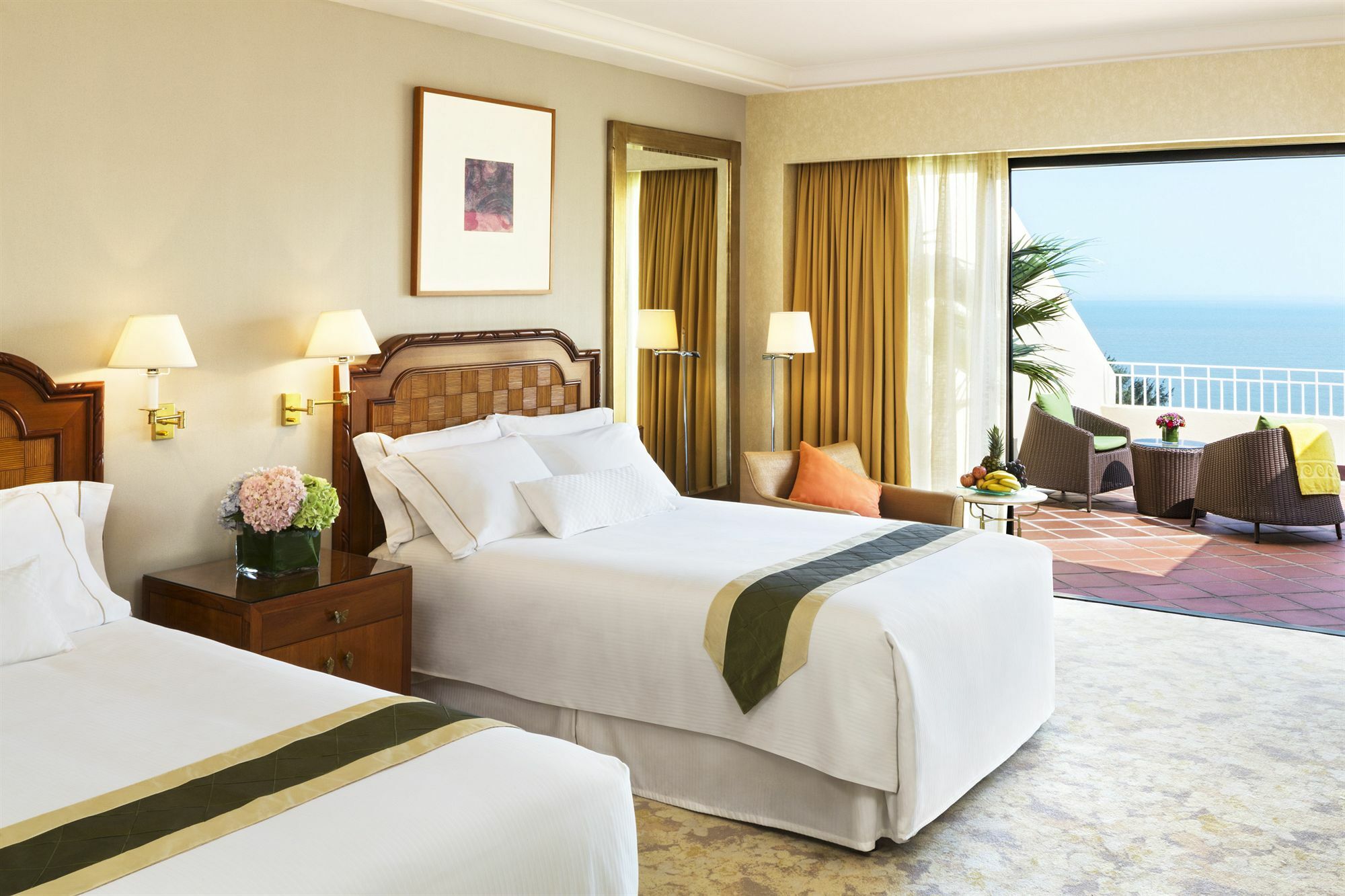Grand Coloane Resort Macao Esterno foto A guest room at the Four Seasons Hotel