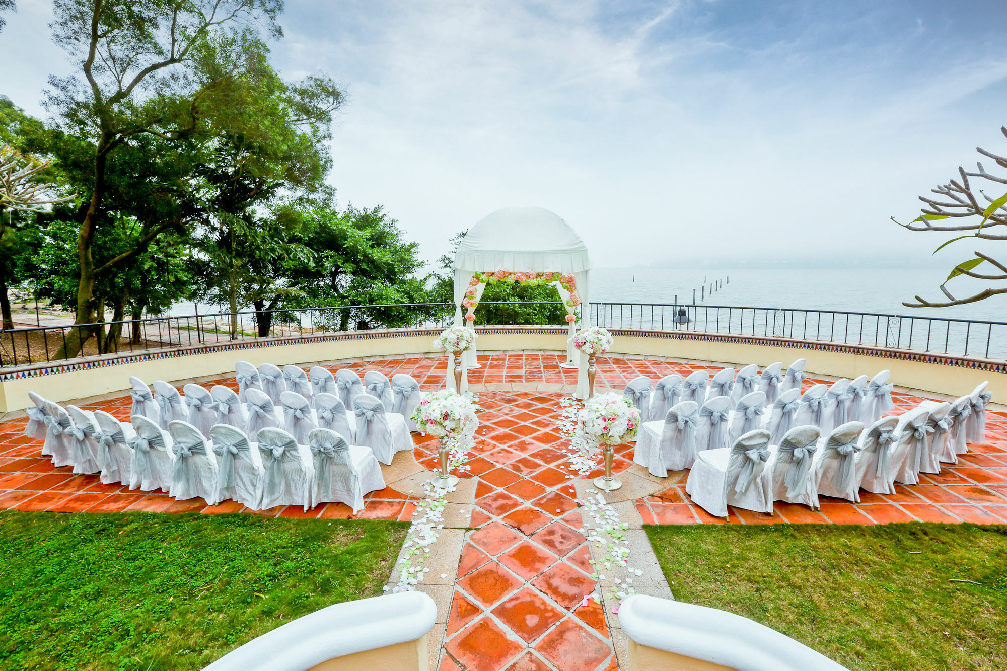 Grand Coloane Resort Macao Esterno foto The lawn at the E&O 87 Club